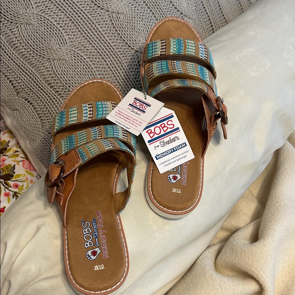 New with tags Bobs size w10 sandals